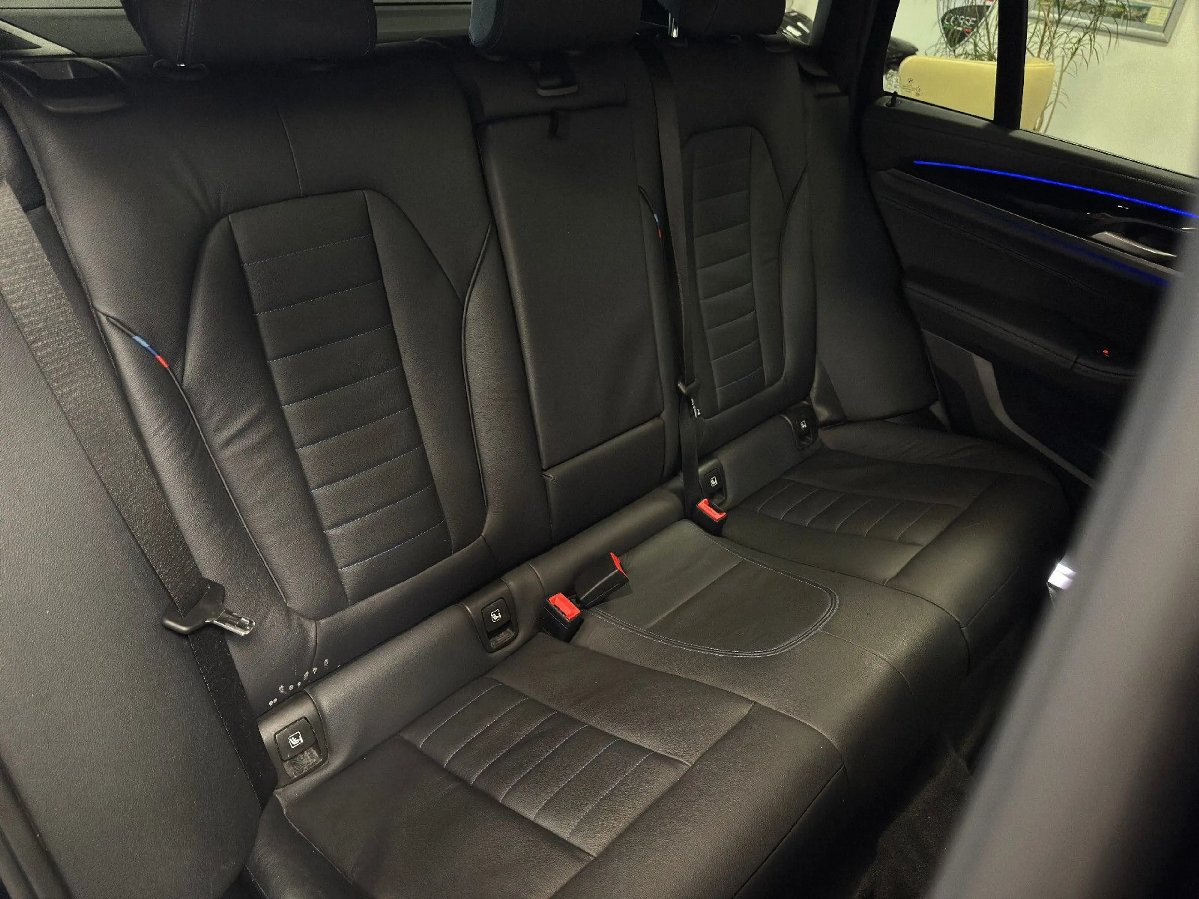 BMW X4 M40i 360° PDC Pano LED AHK DAB H&K Navi HUD — photo 9