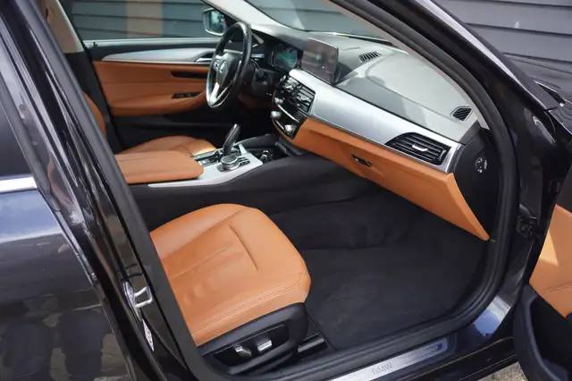 BMW 5 Series view 12