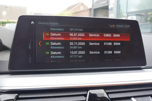 BMW 5 Series view 5