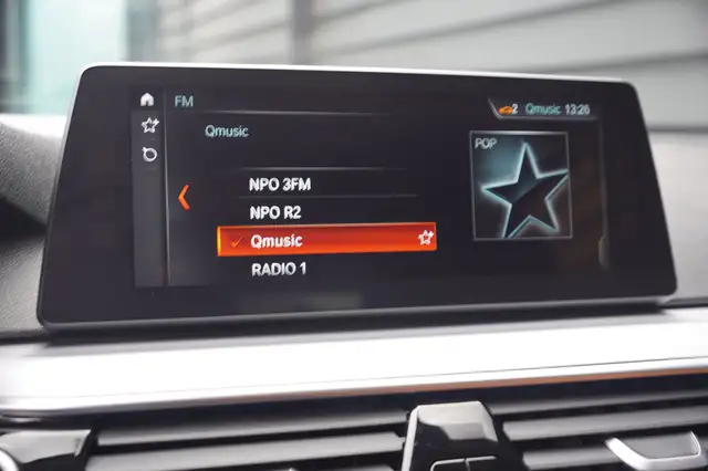 BMW 5 Series view 15