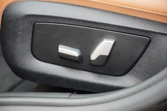 BMW 5 Series view 10
