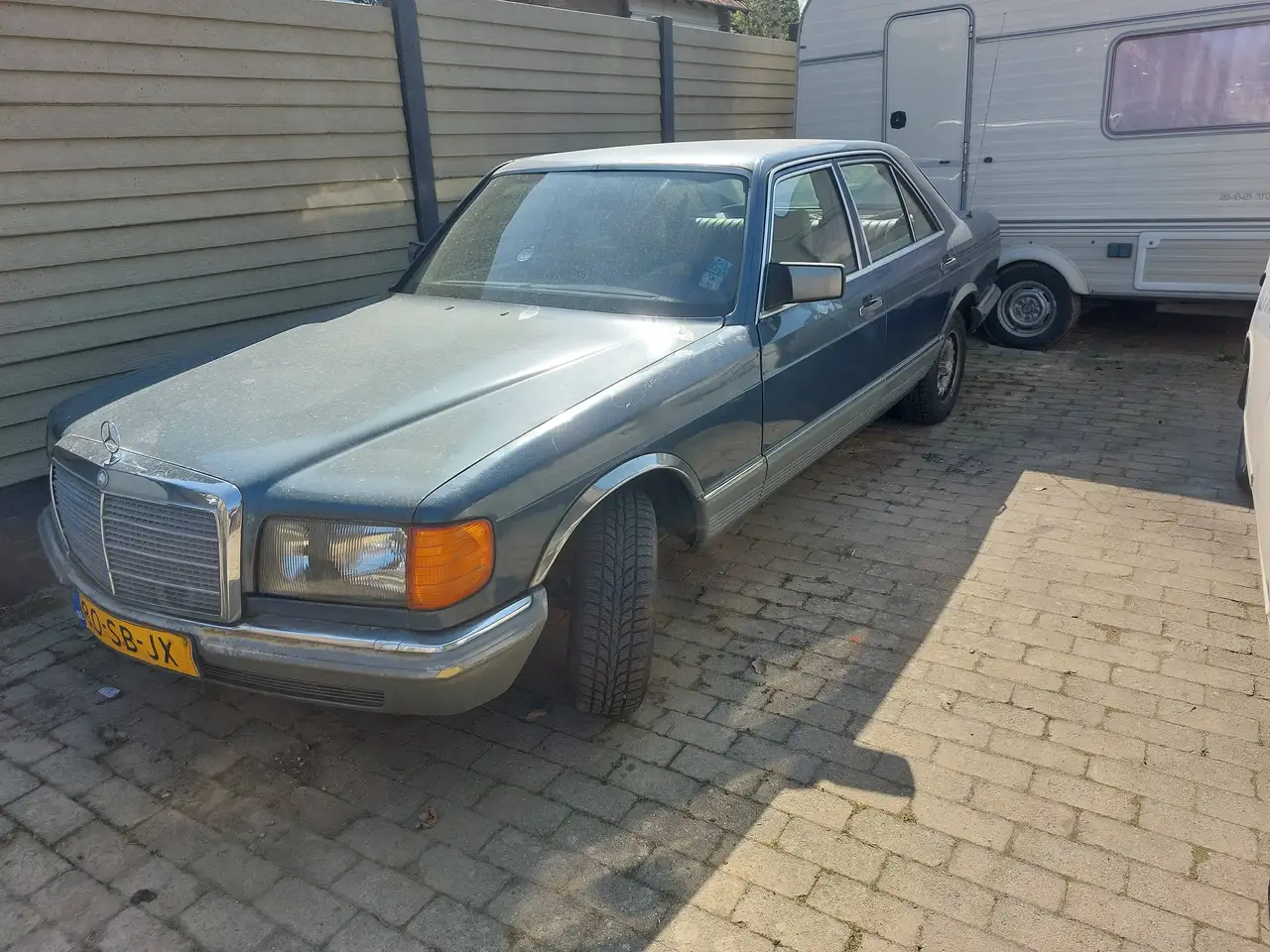 Mercedes-Benz 280, foto 1