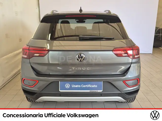Volkswagen T-Roc view 6