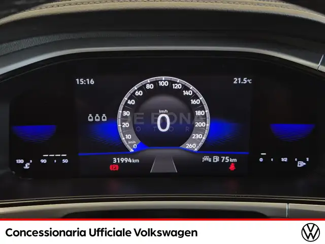 Volkswagen T-Roc view 12