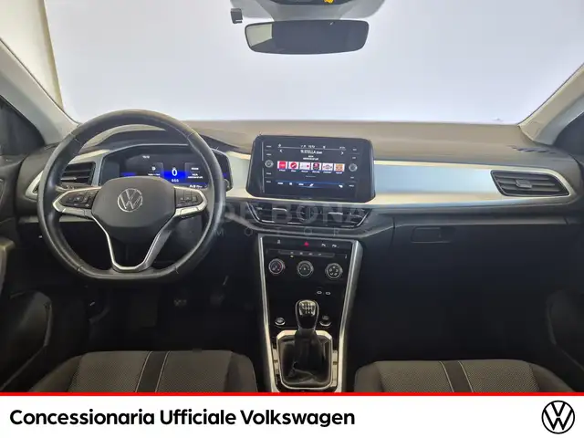Volkswagen T-Roc view 10
