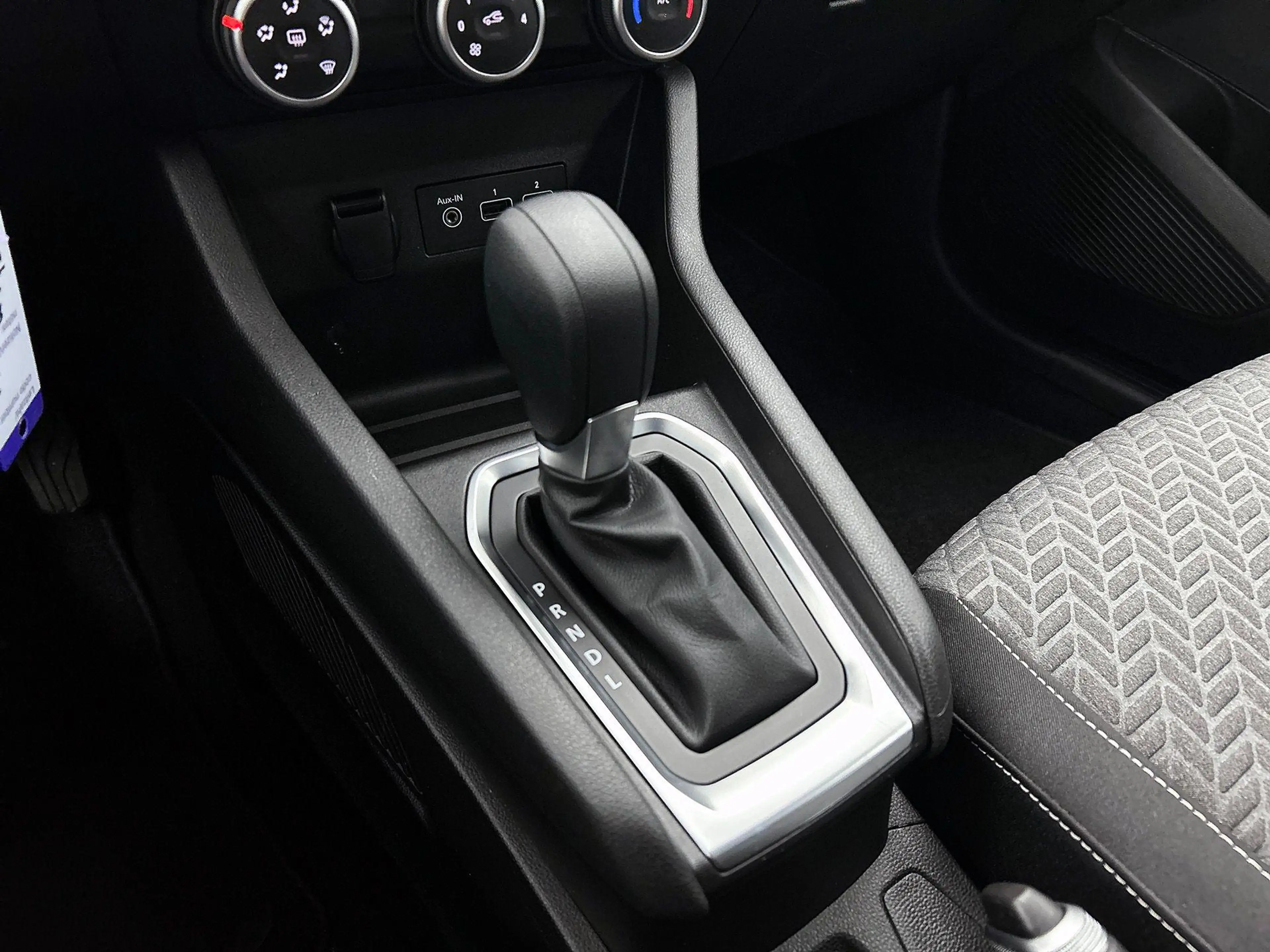 Renault Clio TCe 90 X-Tronic GPF Limited #3 — photo 10