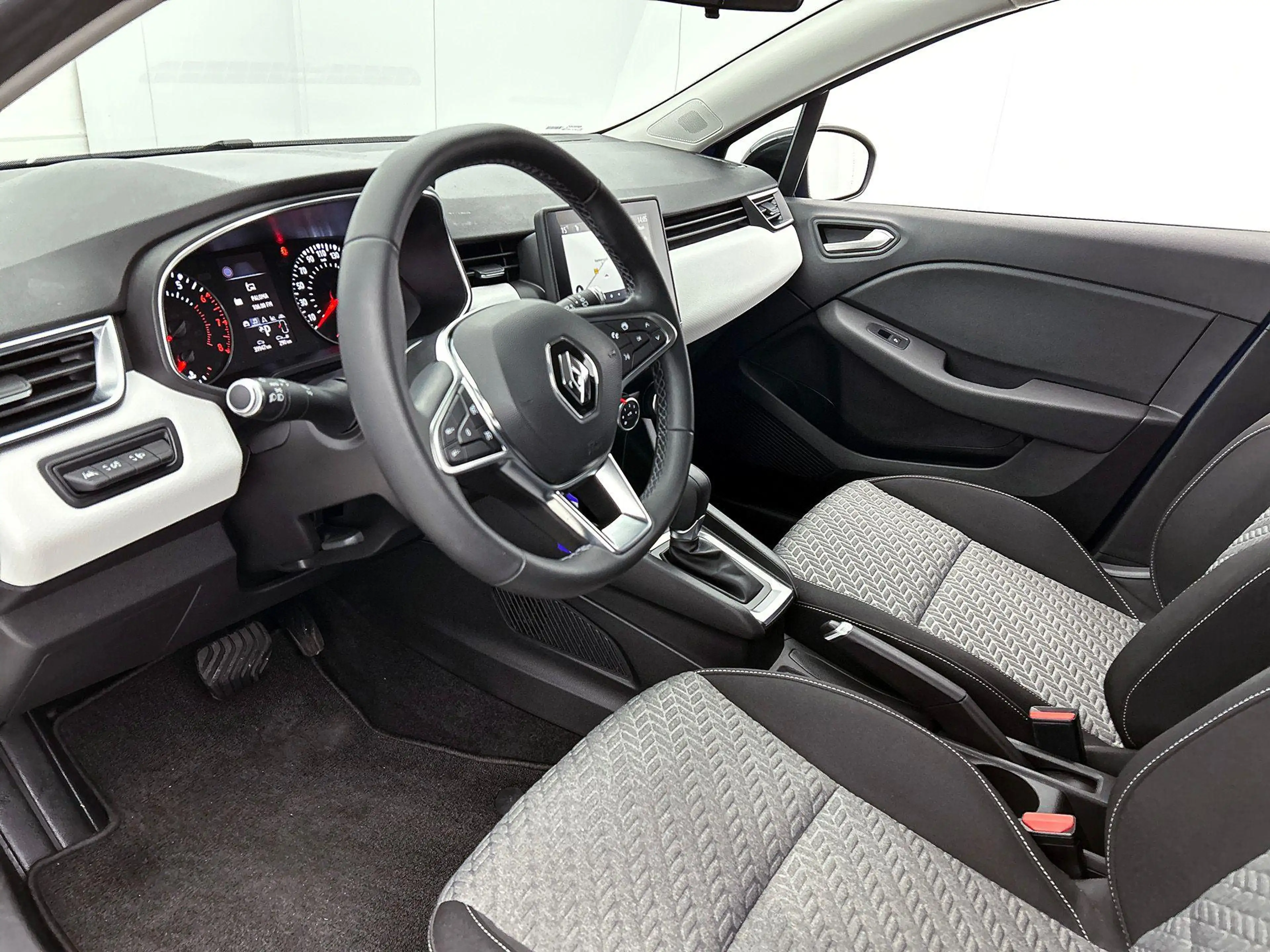 Renault Clio TCe 90 X-Tronic GPF Limited #3 — photo 8