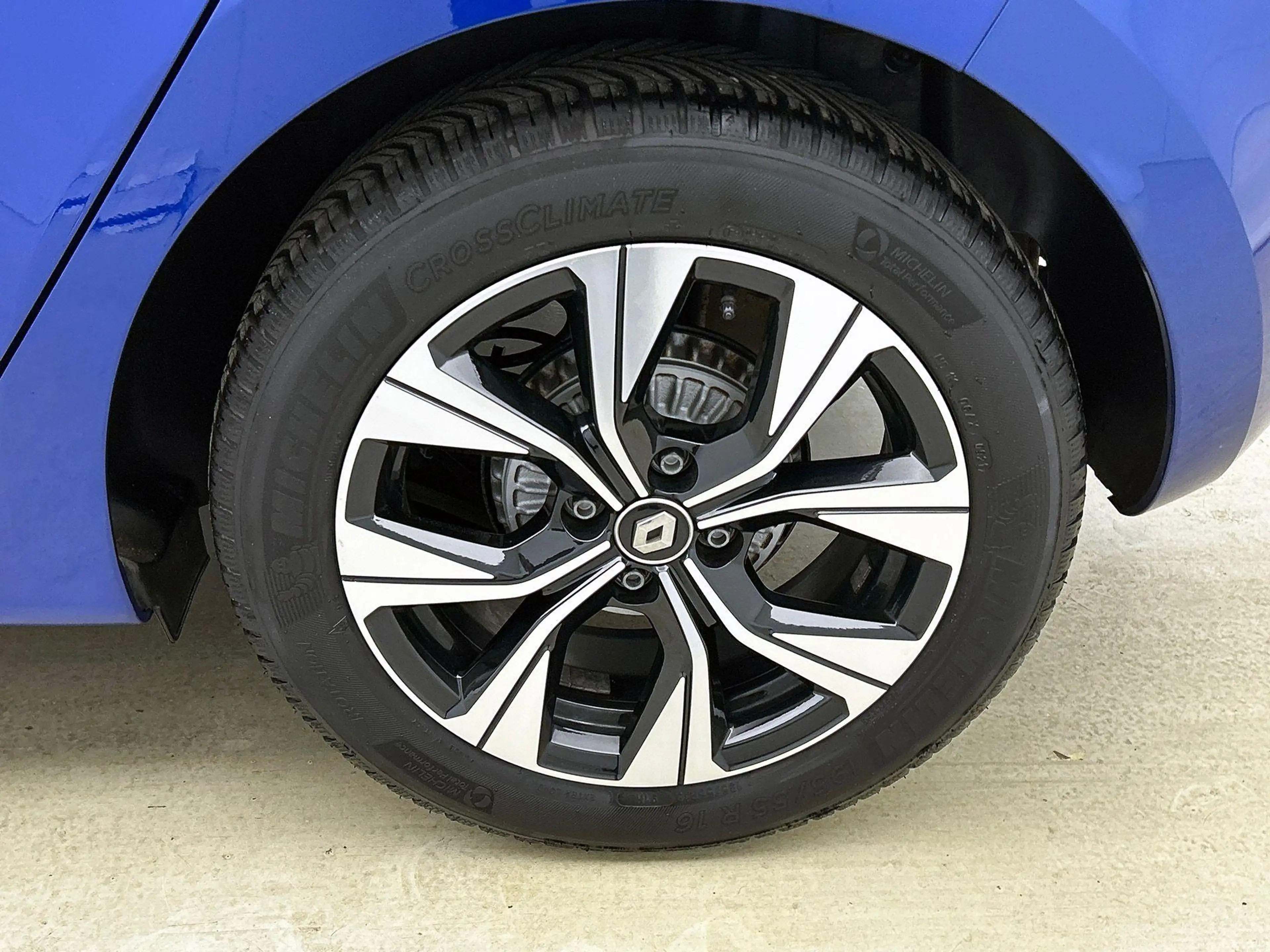 Renault Clio TCe 90 X-Tronic GPF Limited #3 — photo 4