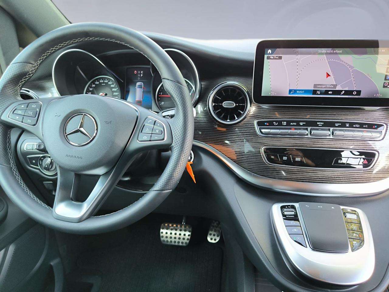 Mercedes-Benz V 250
