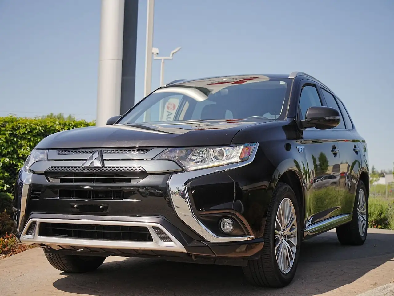 Mitsubishi Outlander снимка Mitsubishi Outlander