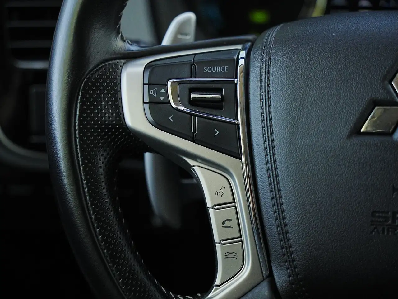 Mitsubishi Outlander снимка Mitsubishi Outlander