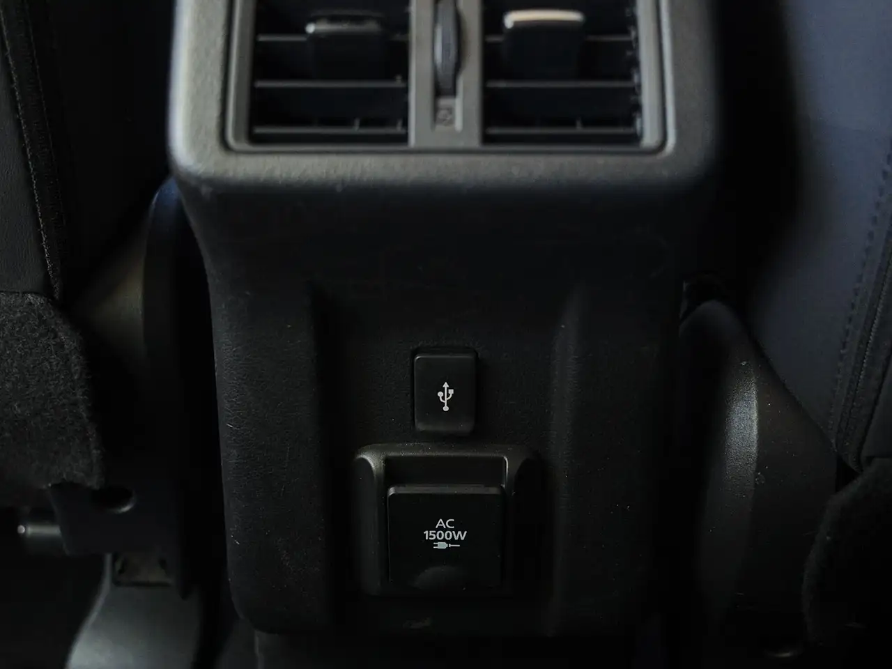 Mitsubishi Outlander снимка Mitsubishi Outlander
