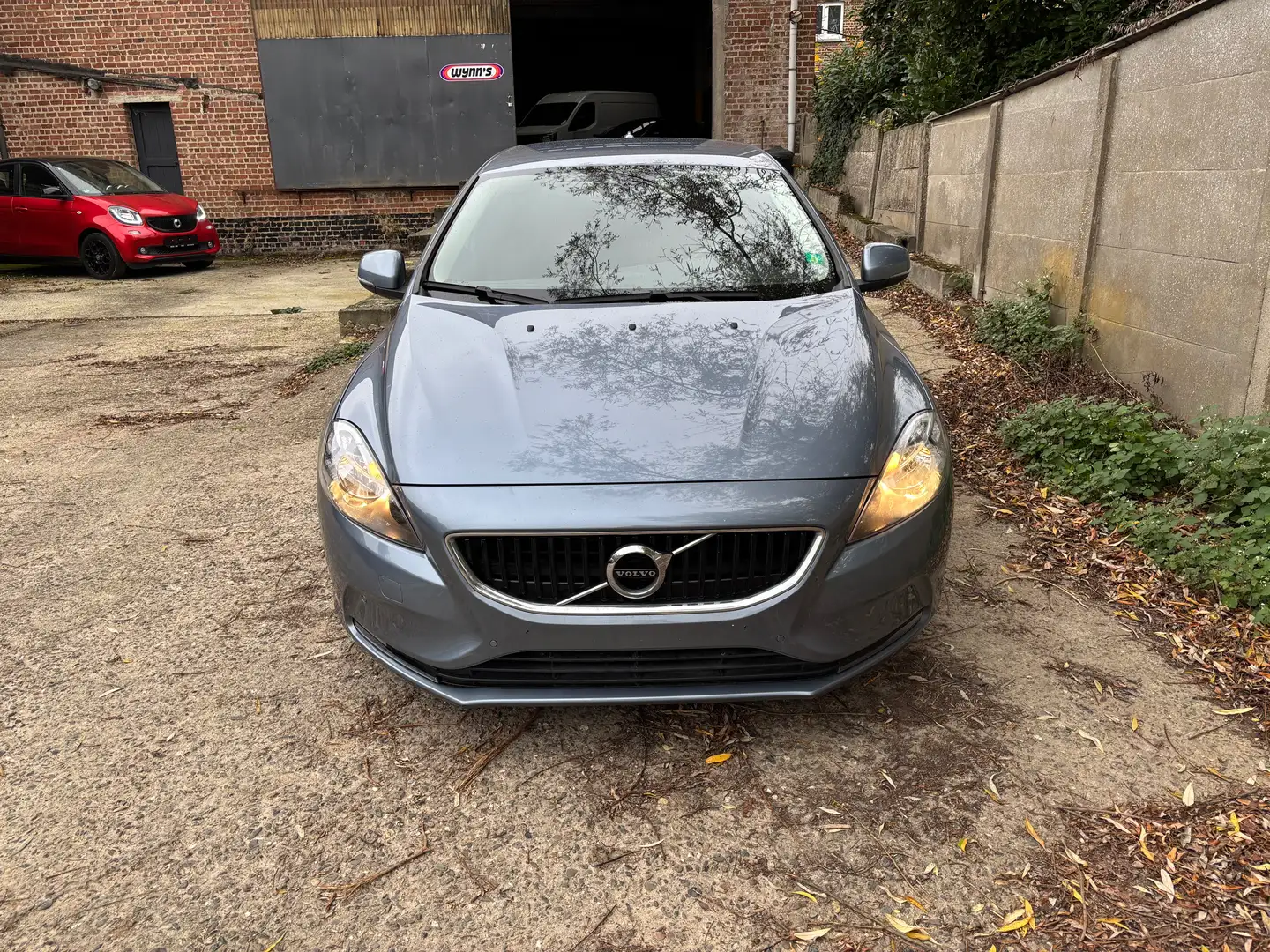 Volvo V40 1.5 Essence Automatique Gris - 2