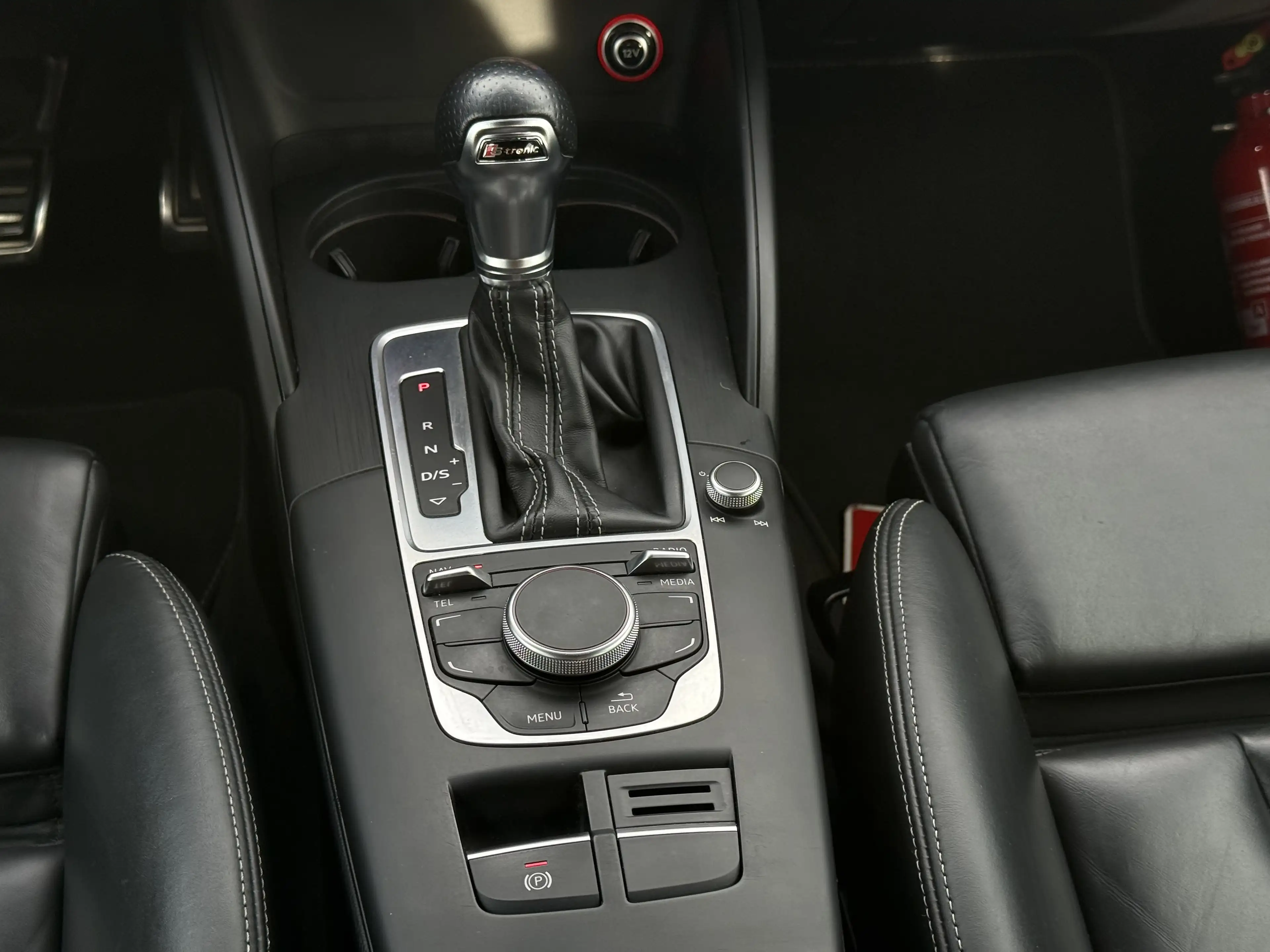 Audi A3 LIMOUSINE 2.0 TDI 150CH S-TRONIC 3X S LINE LED — photo 11