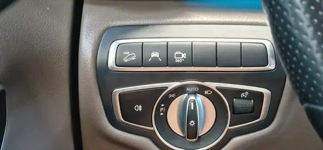 Mercedes-Benz V 300 view 19