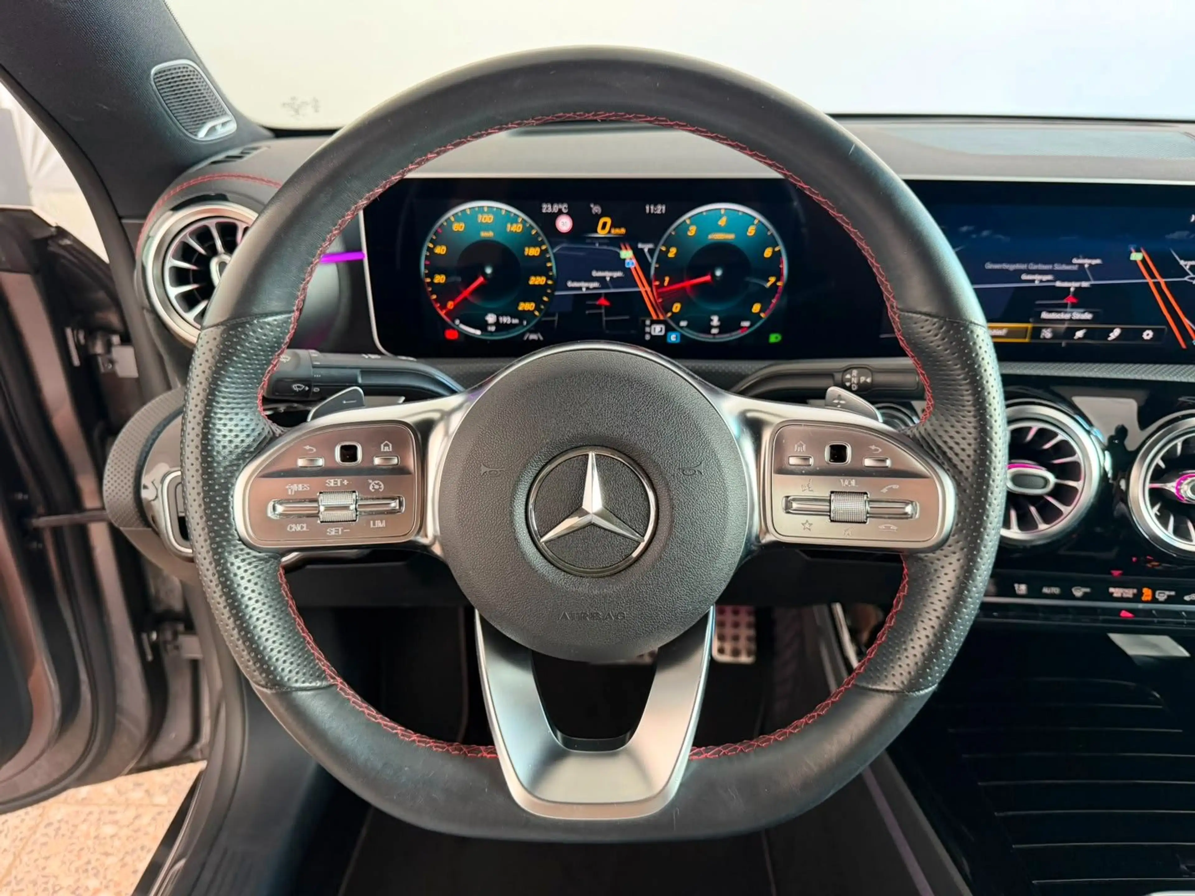 Mercedes-Benz CLA 220 4Matic AMG MBUX 360° HUD Ambiente LED — photo 14