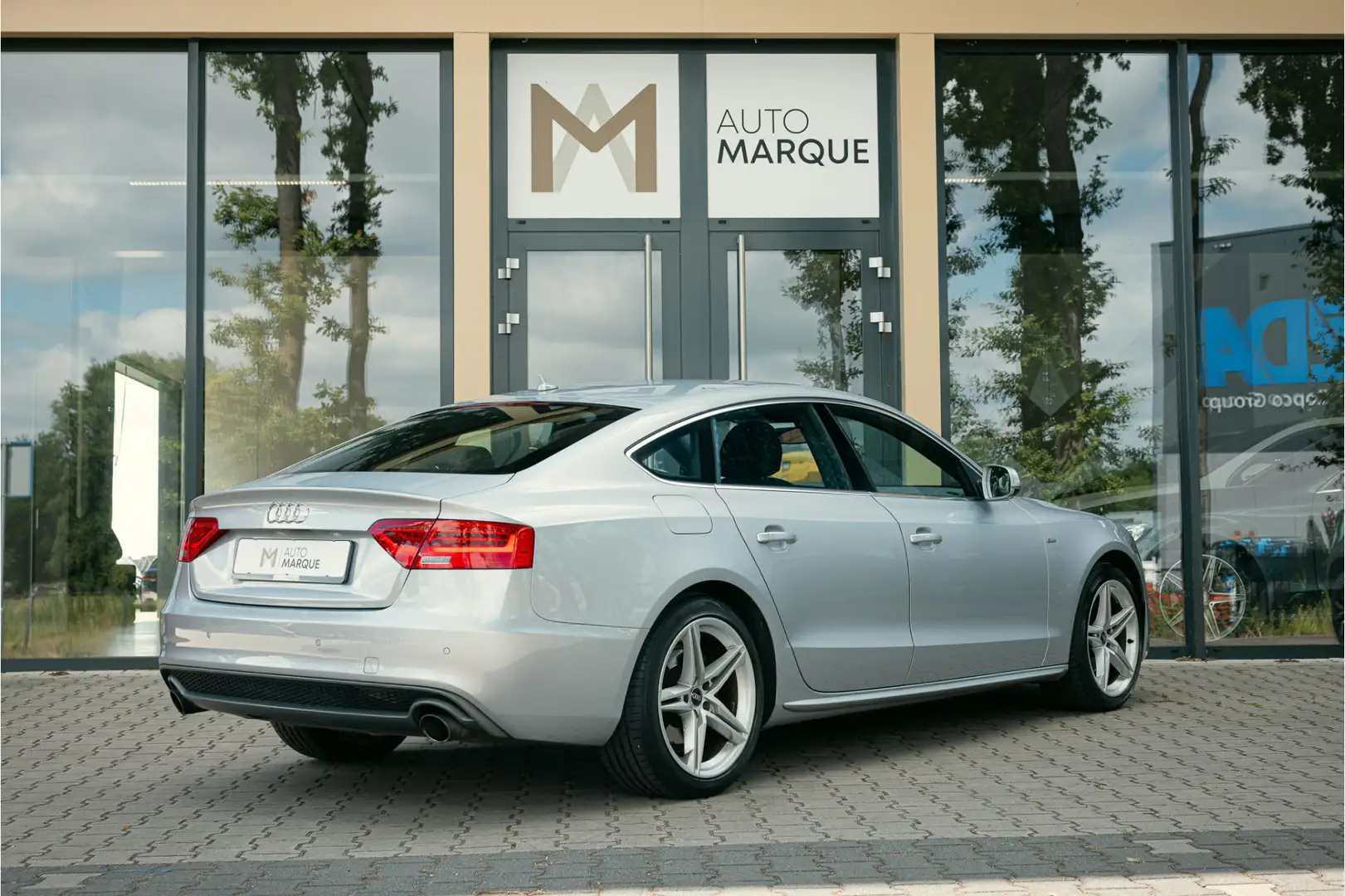Audi A5 Sportback 1.8 TFSI Aut. 177PK | Adrenalin Sport | Grijs - 2
