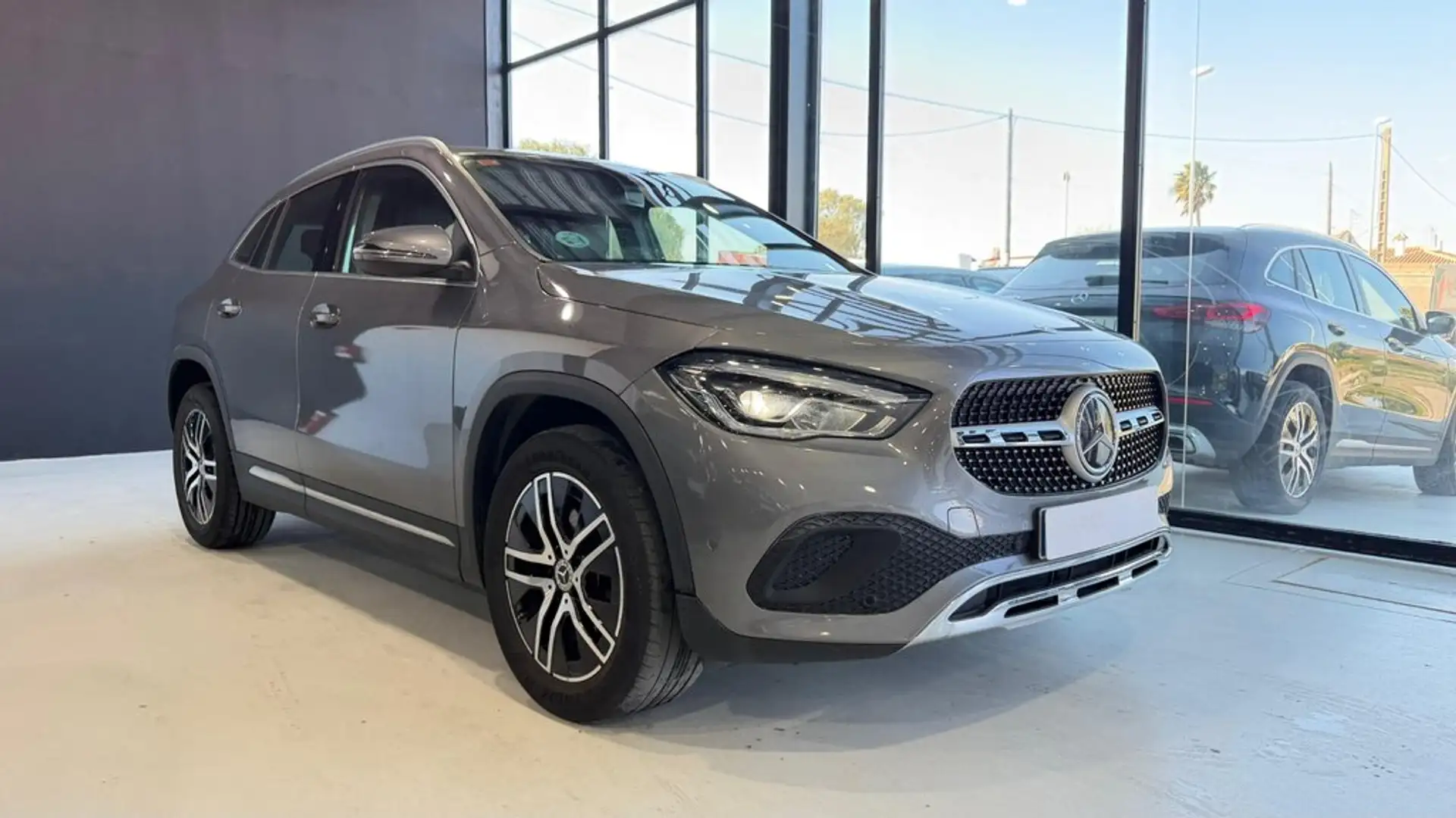 Mercedes-Benz GLA 200 D Gris - 1
