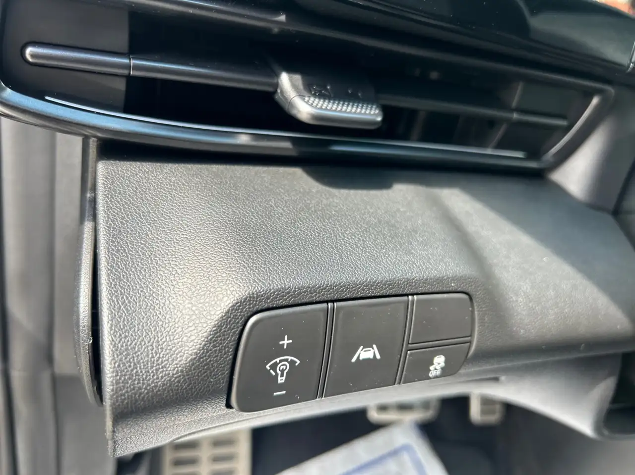 Hyundai ELANTRA снимка Hyundai ELANTRA