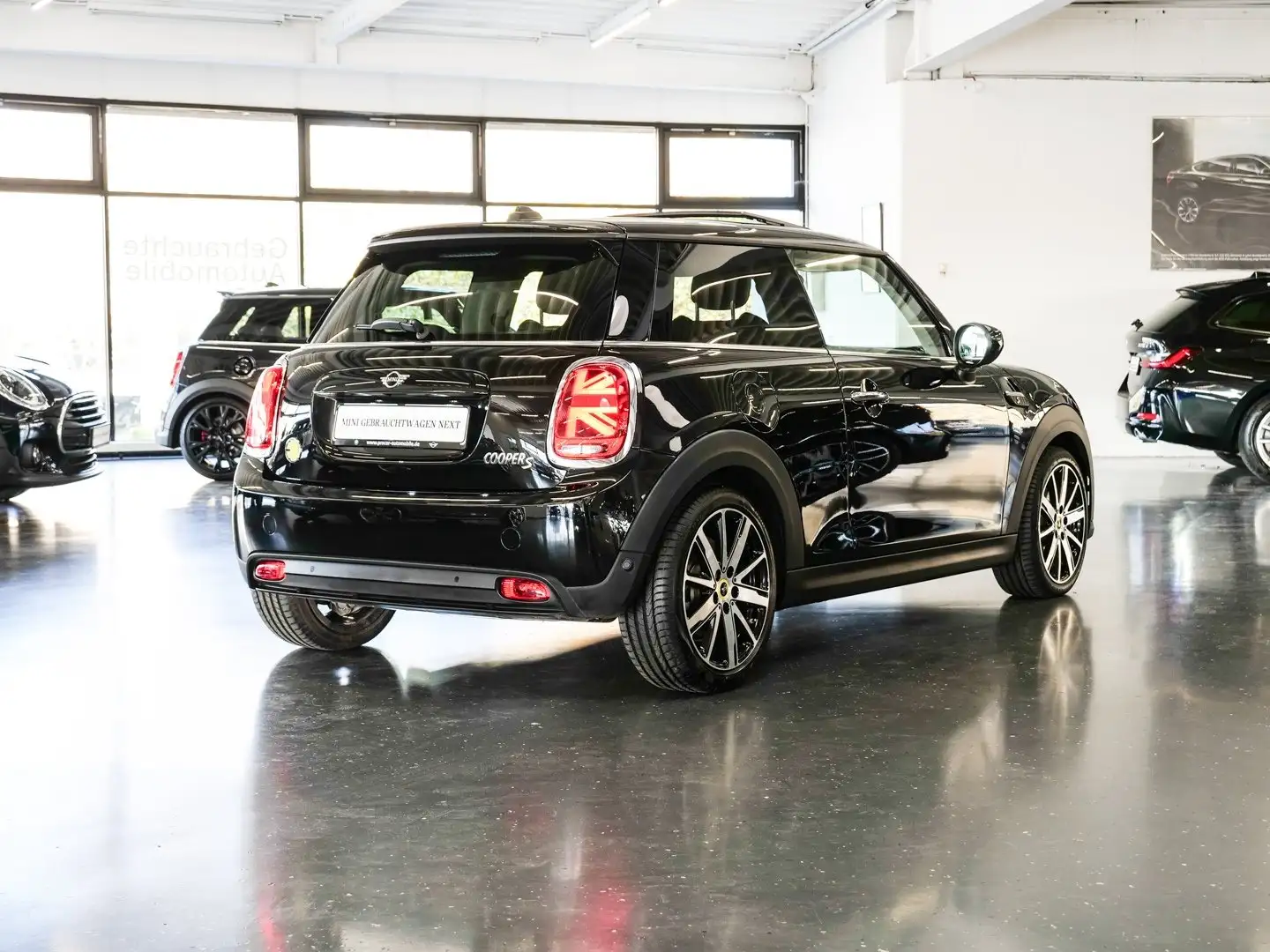 MINI Cooper SE Classic Trim Aut Nav LED Pano PDChi 16" Noir - 2