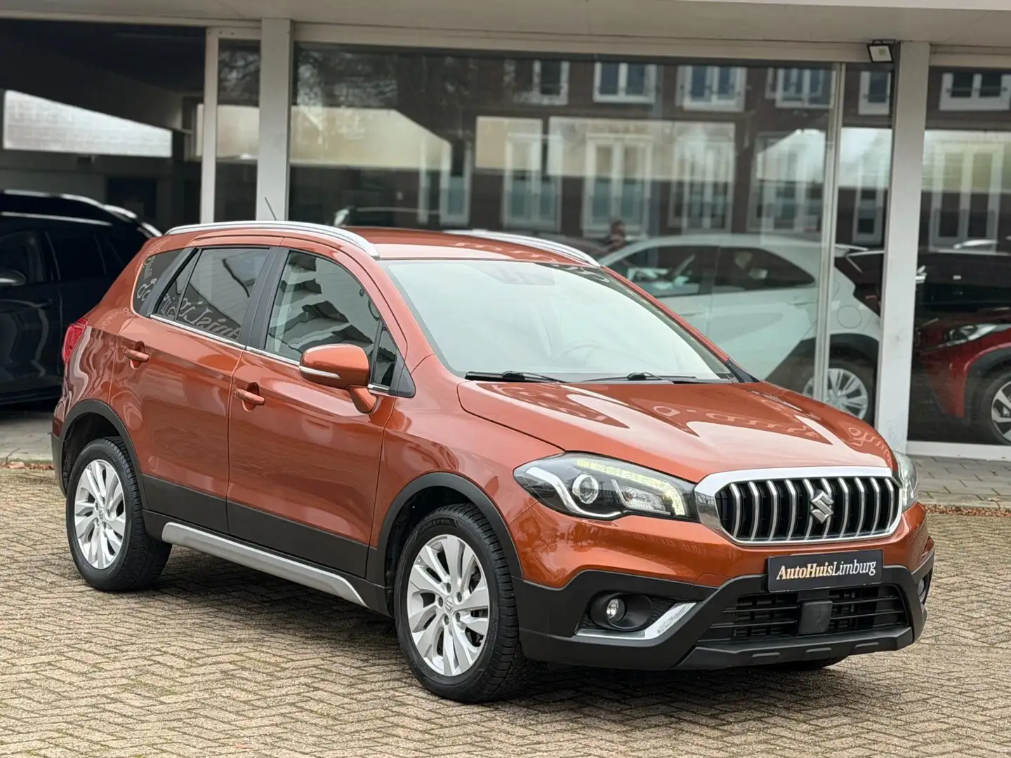 Suzuki S-Cross 1.0 Boosterjet Exclusive|Camera|Navigatie|1e Eigen Orange - 2