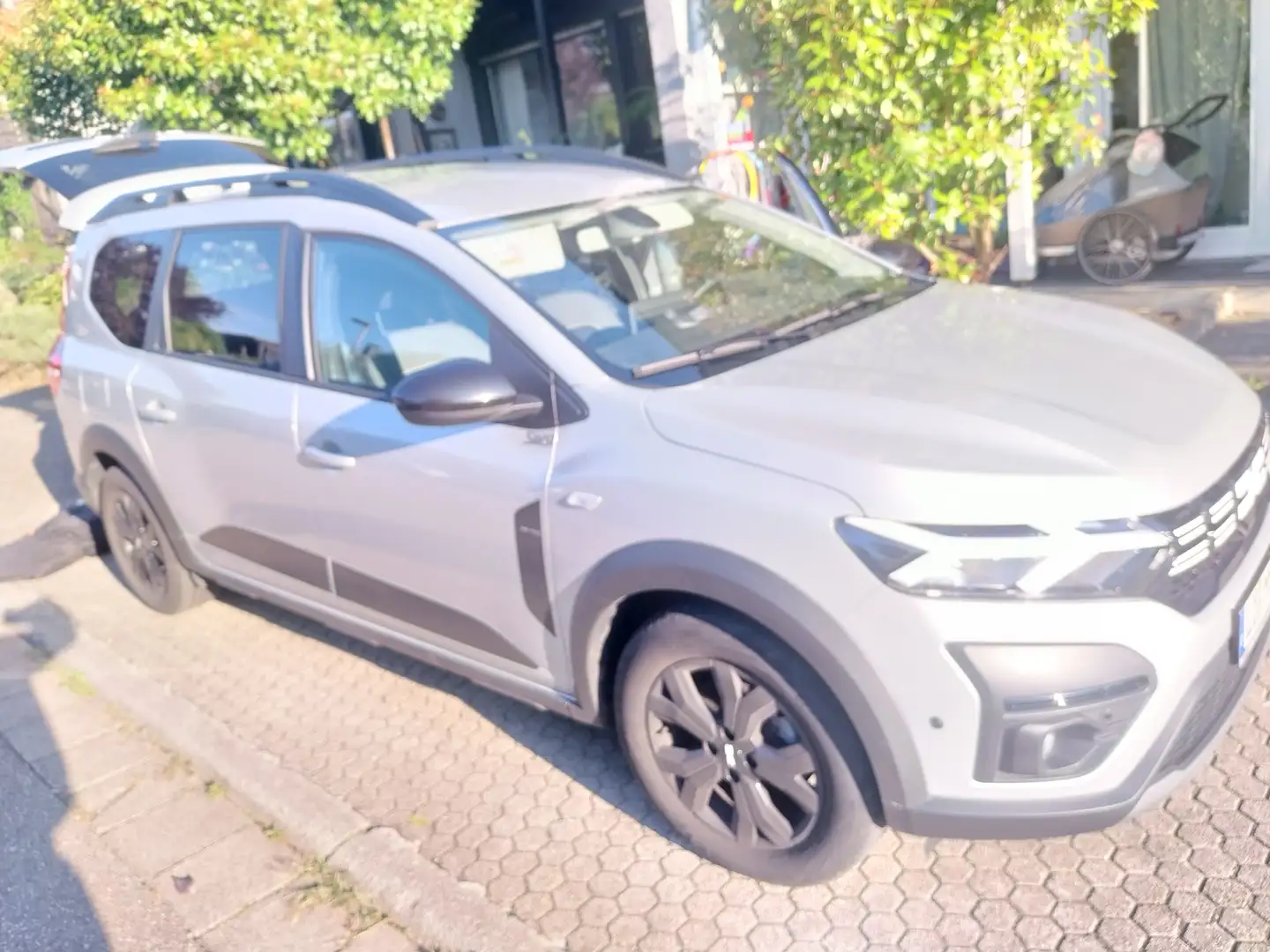 Dacia Jogger Jogger TCe 110 (7-Sitzer) Extreme+ Grau - 1