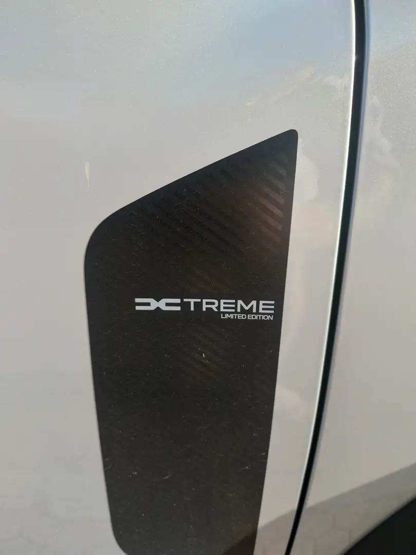 Dacia Jogger Jogger TCe 110 (7-Sitzer) Extreme+ Grau - 2