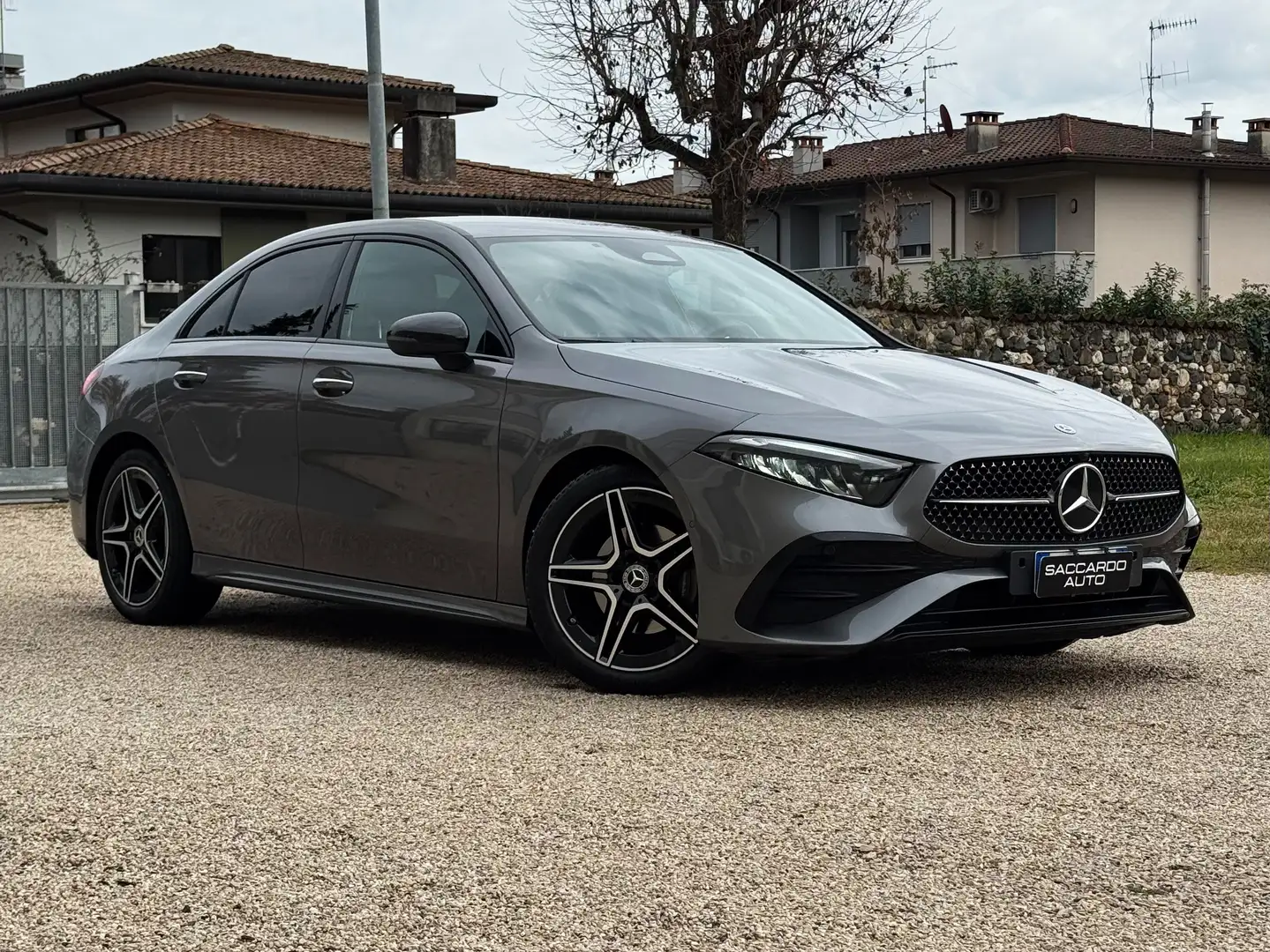 Mercedes-Benz A 180 d Premium AMG Night | PREZZO PROMO Grigio - 1