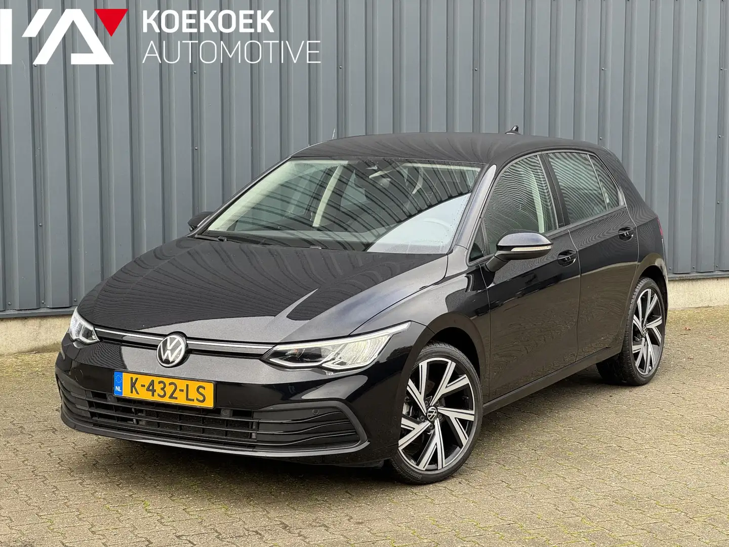 Volkswagen Golf 1.0 TSI Golf | PDC | Carplay | BTW Zwart - 1