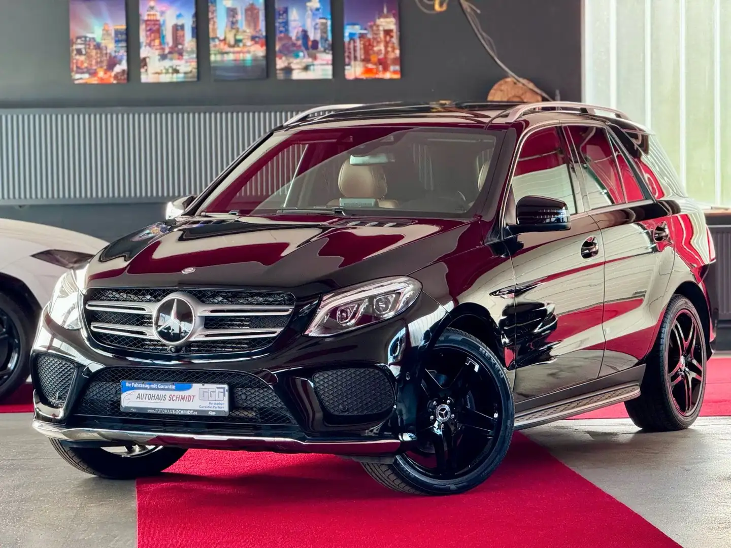 Mercedes-Benz GLE 350 d AMG Offroad Pak Pano Distronic 360° 21" Zwart - 1