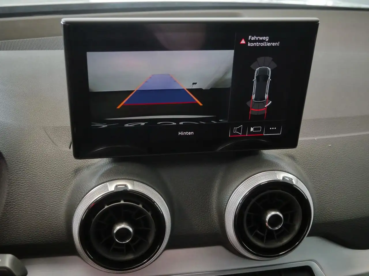 Audi Q2 35 TFSI S line S-tr. *LED*AHK*Parken*Klima* 15