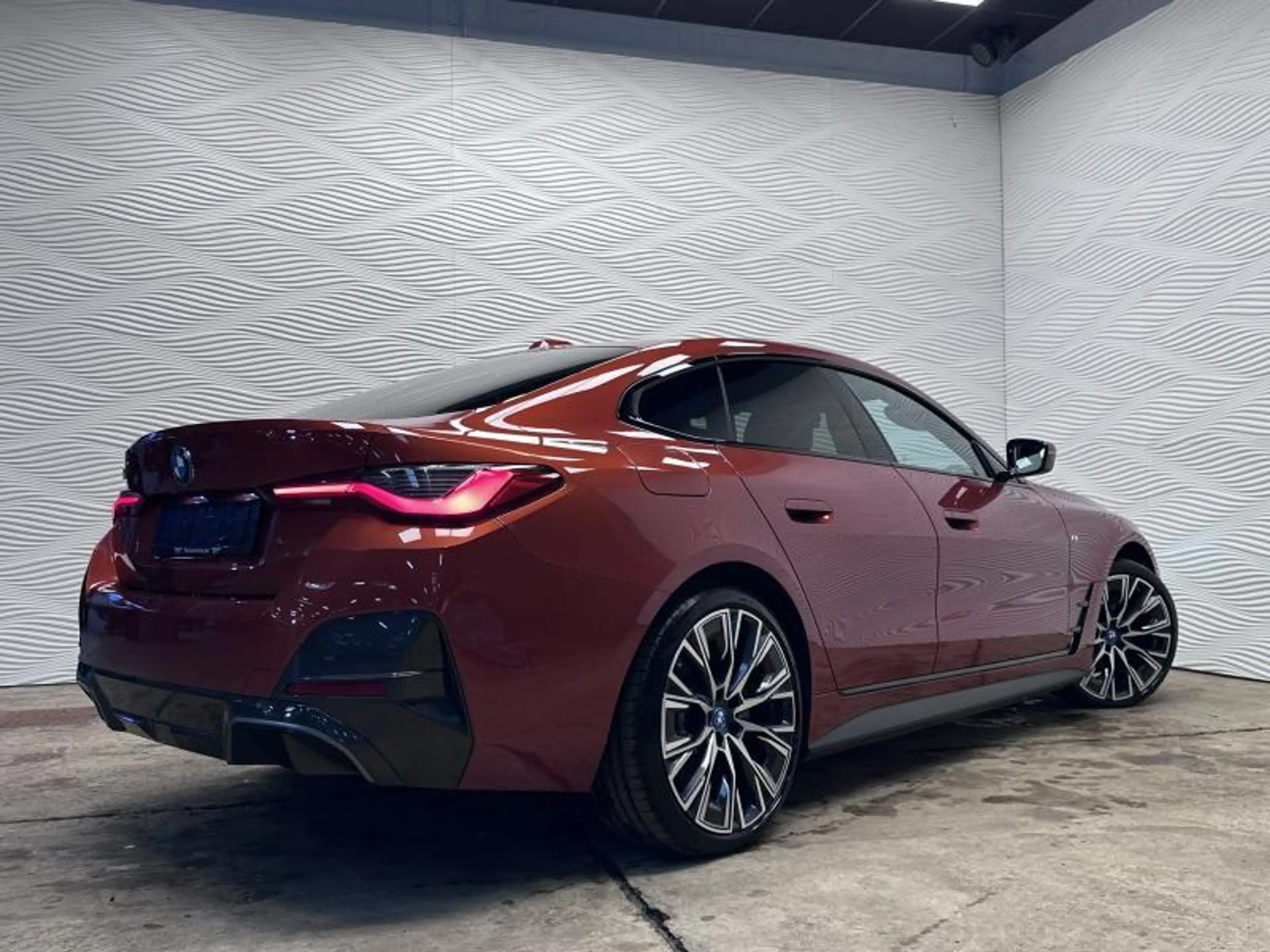 BMW i4 eDrive35*70.3kWh*M-SPORT*INDIVIDUAL*FULL*96.2% SOH — photo 17