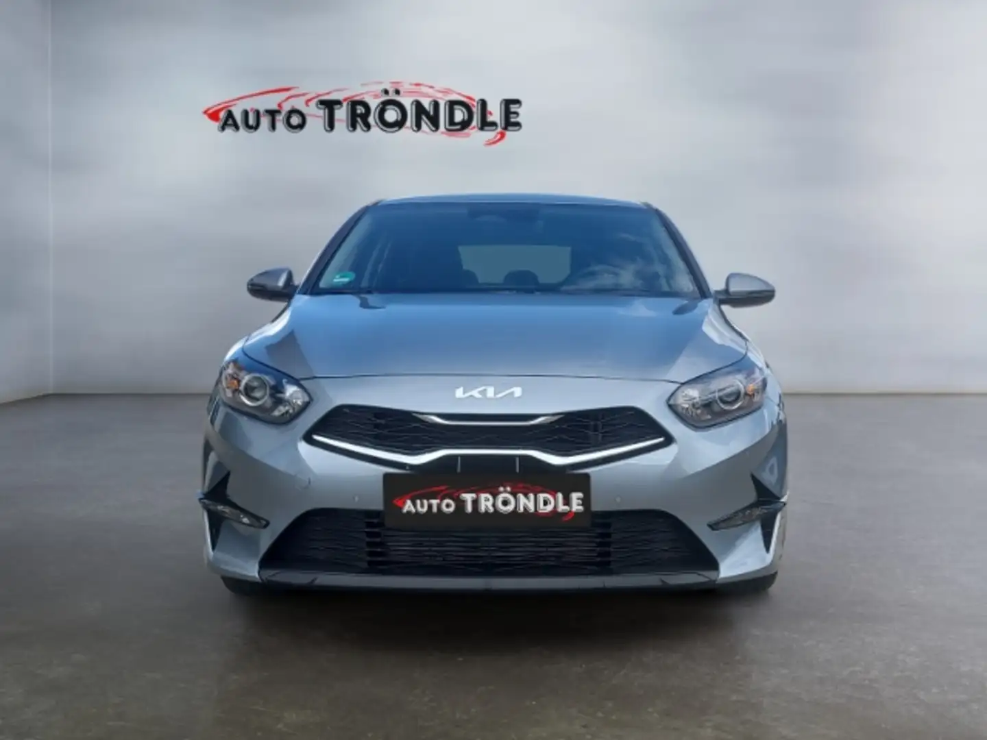 Kia Ceed / cee'd 1.0 T-GDI Ultimate +AHK +Navi +Kamera +SHZ Silber - 2