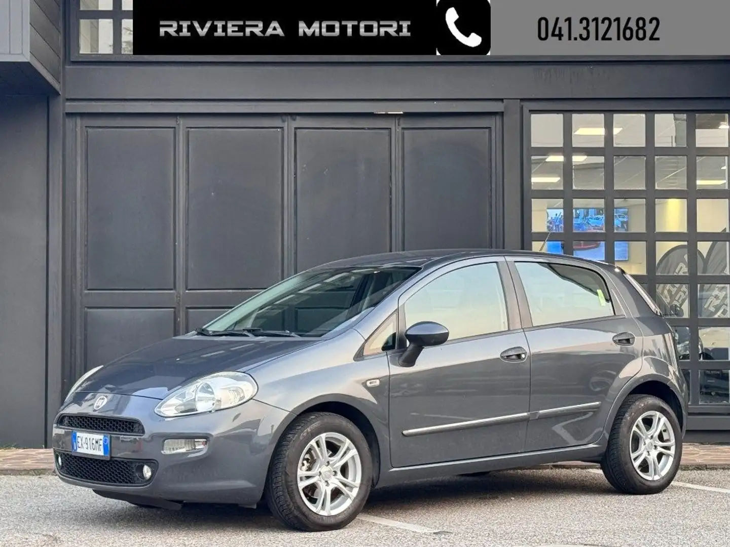 Fiat Punto 1.4 8V 5 porte Easypower Lounge Grau - 1