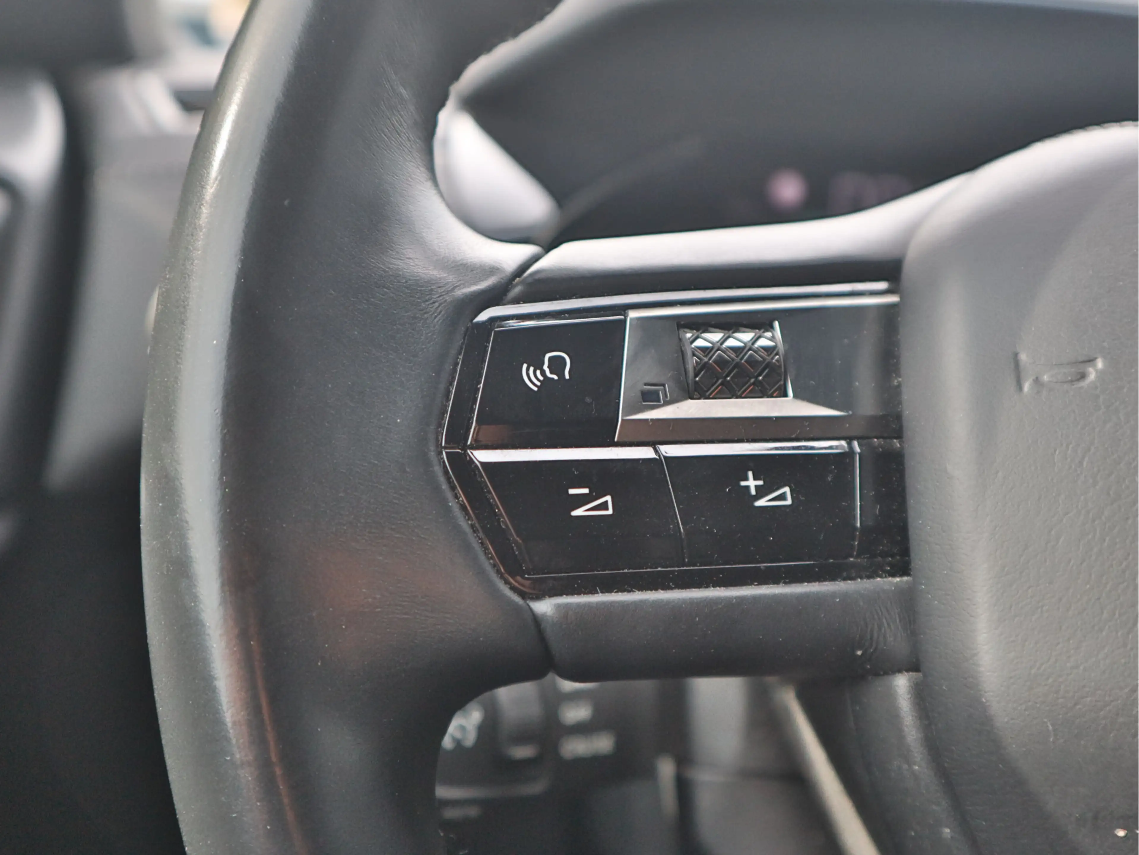 DS Automobiles DS 3 Crossback E-Tense Rivoli 50 kWh Camera | Leder | Stoelverwar — photo 13