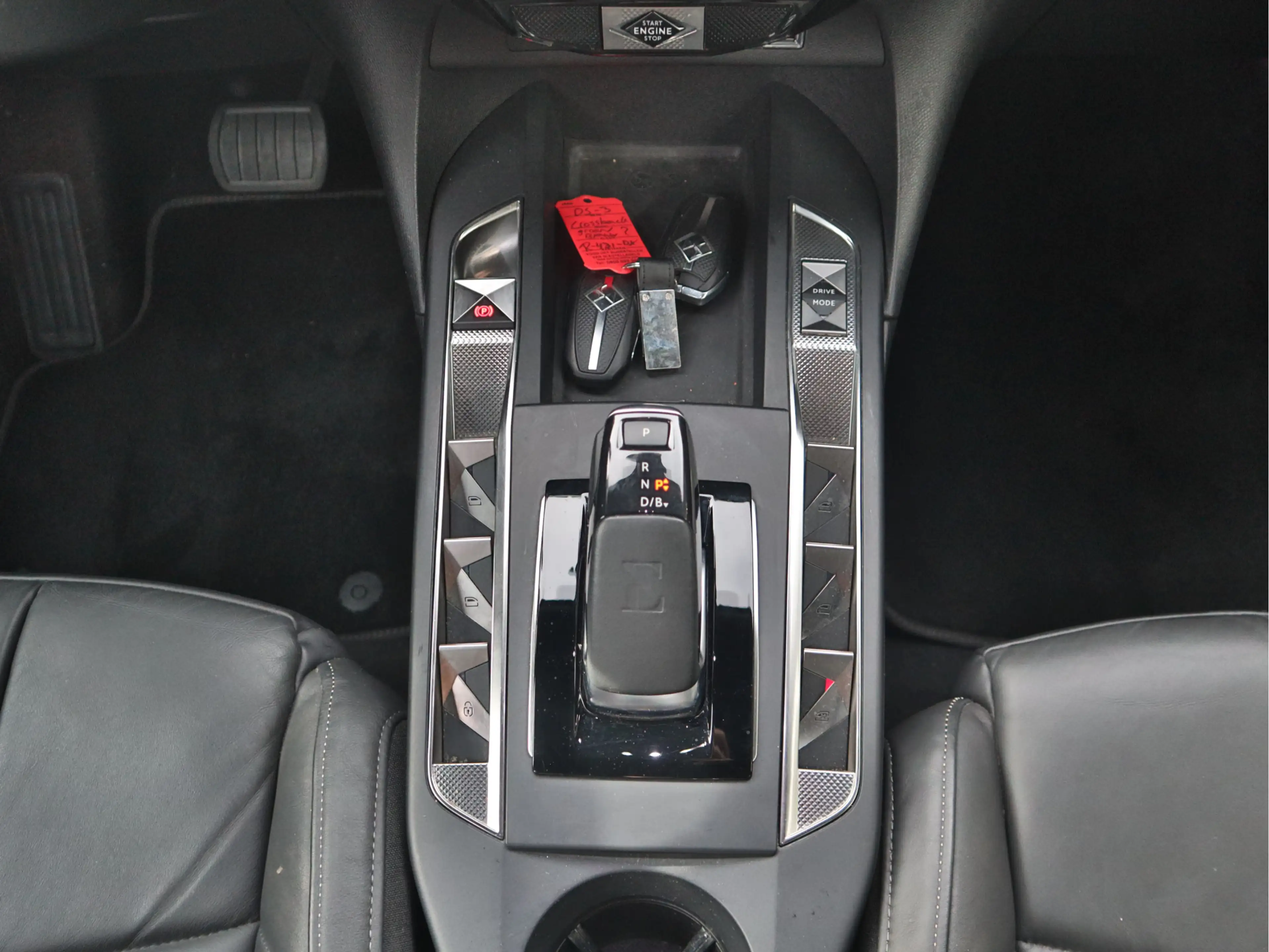 DS Automobiles DS 3 Crossback E-Tense Rivoli 50 kWh Camera | Leder | Stoelverwar — photo 23