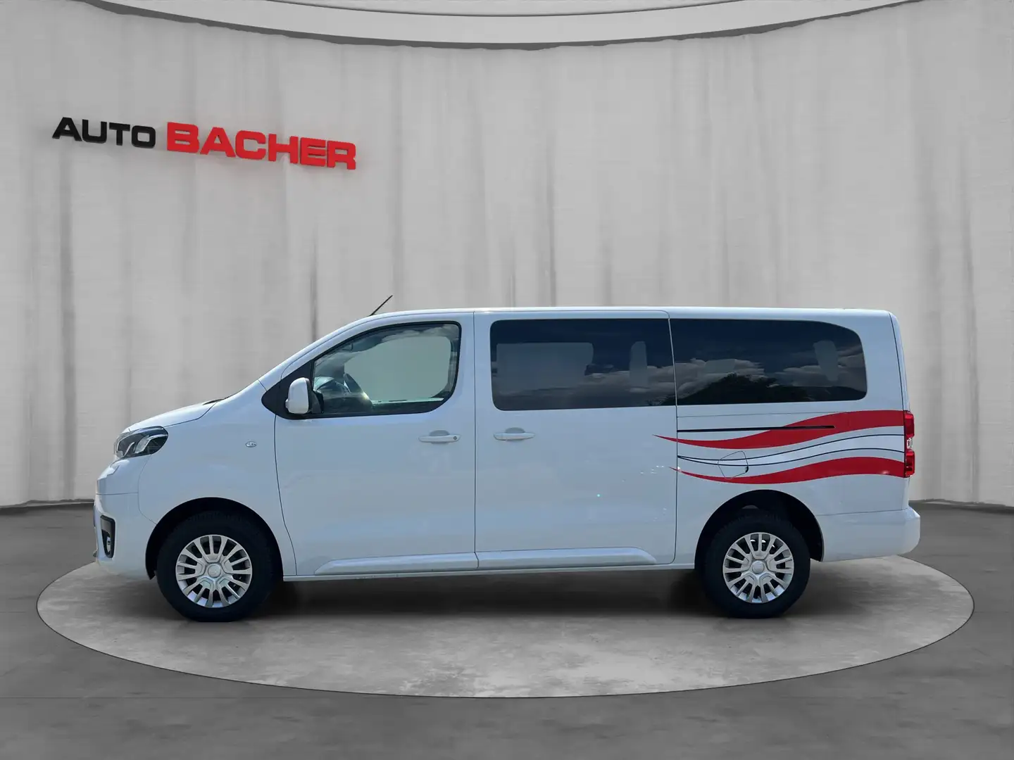 Toyota Proace Proace 2,0l 145PS Shuttle Lang Allrad Weiß - 2