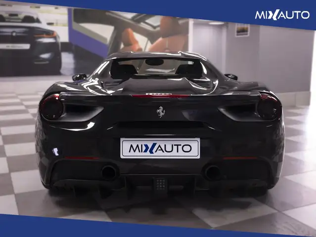 Ferrari 488 view 4