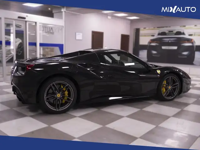 Ferrari 488 view 7
