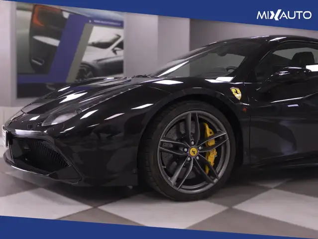 Ferrari 488 view 12
