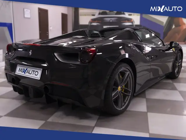 Ferrari 488 view 6