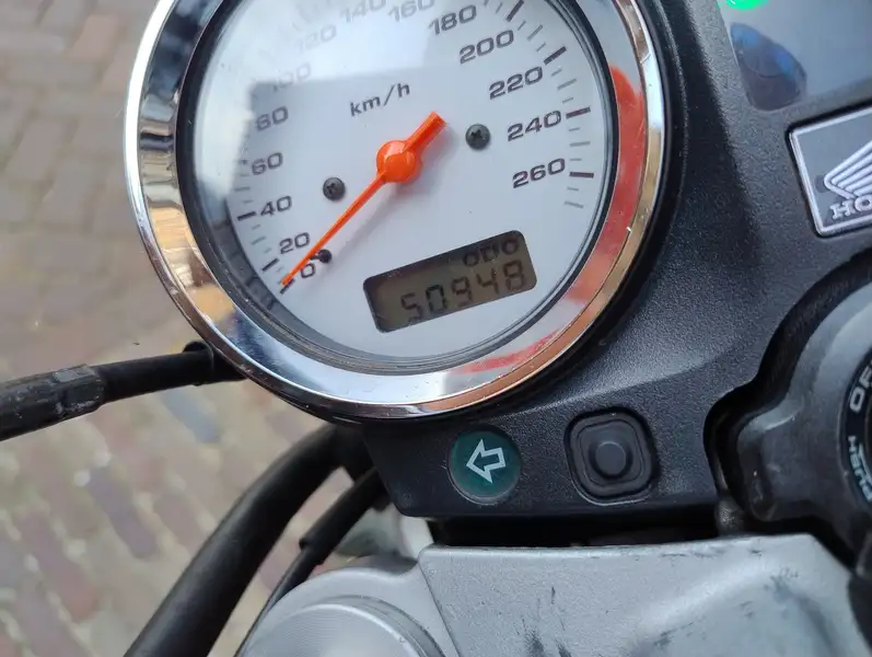 Honda Hornet - foto 5