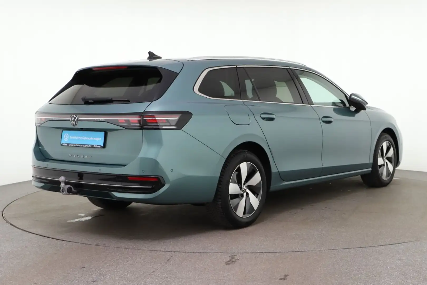 Volkswagen Passat Variant 2.0 TDI DSG Elegance IQ.Light ACC Yeşil - 2