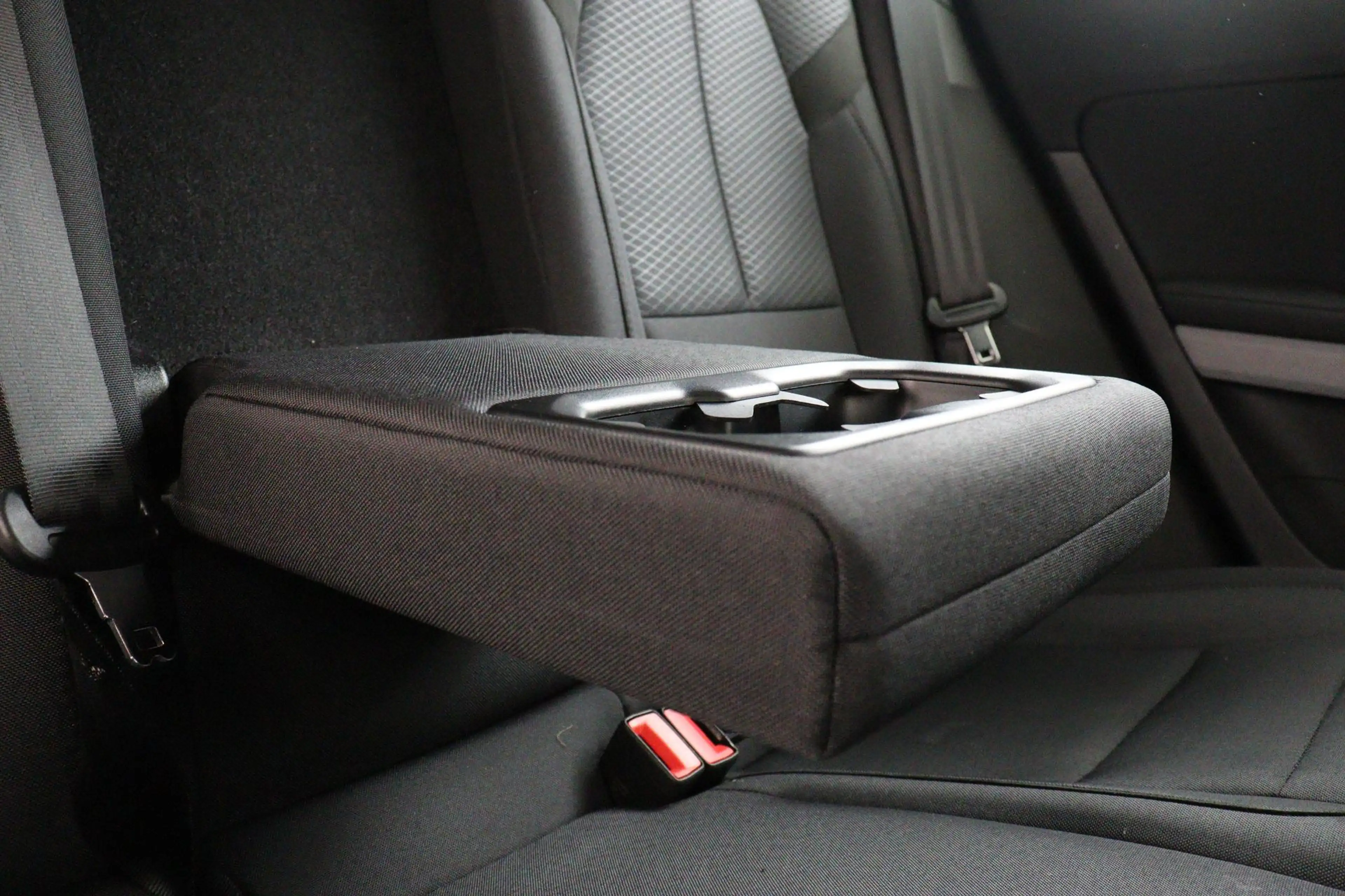 Polestar 2 LONG RANGE SINGLE MOTOR 78 kWh -360°CAM|ADAP.CRUIS — photo 14