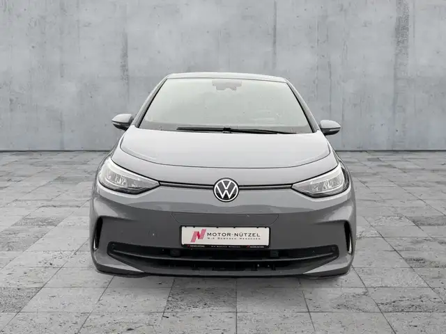 Volkswagen Id.3 view 3