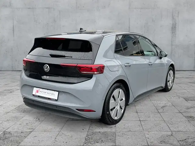 Volkswagen Id.3 view 6