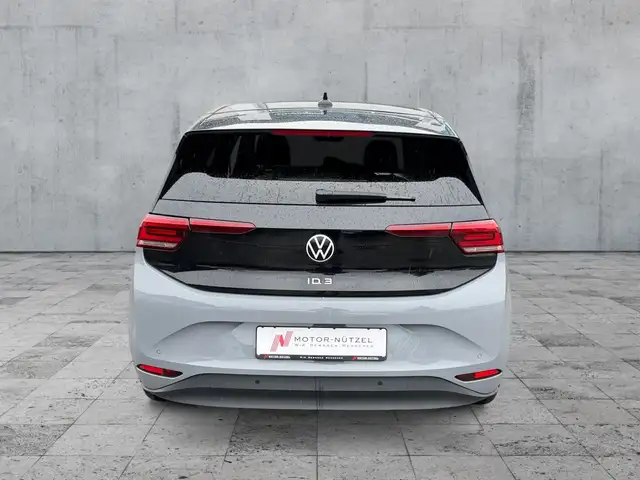 Volkswagen Id.3 view 5