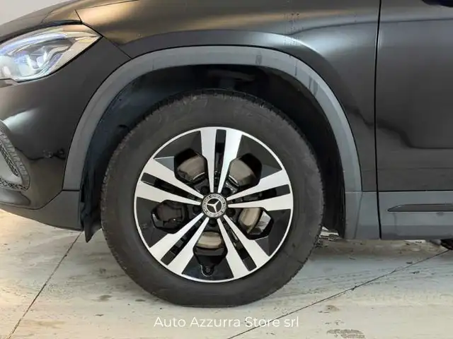 Mercedes-Benz Gla view 6