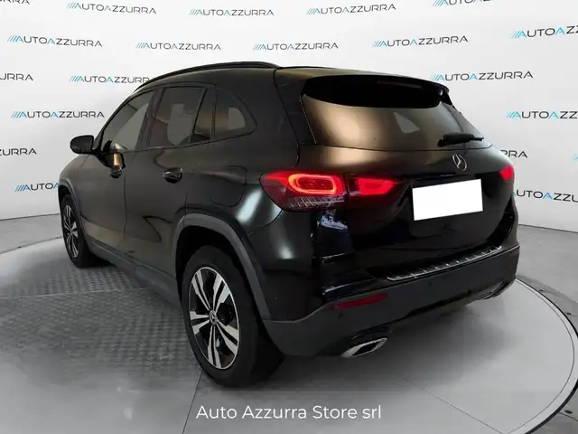 Mercedes-Benz Gla view 3