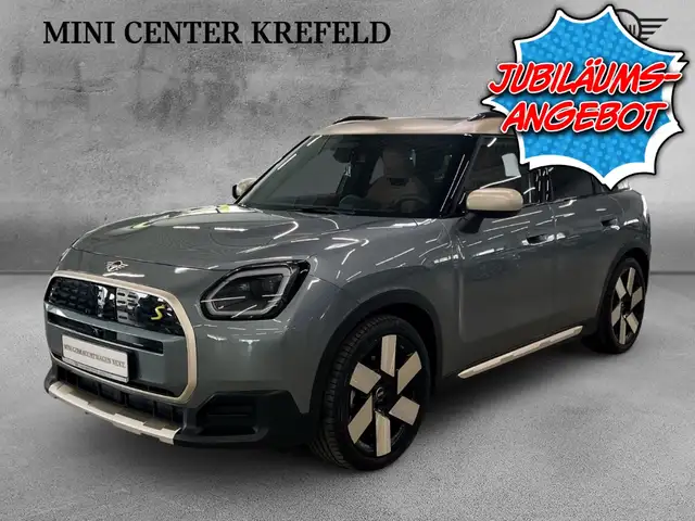 MINI Cooper SE Countryman Favoured Trim PAKET XL 20'' AHK HuD 360°NAVI
